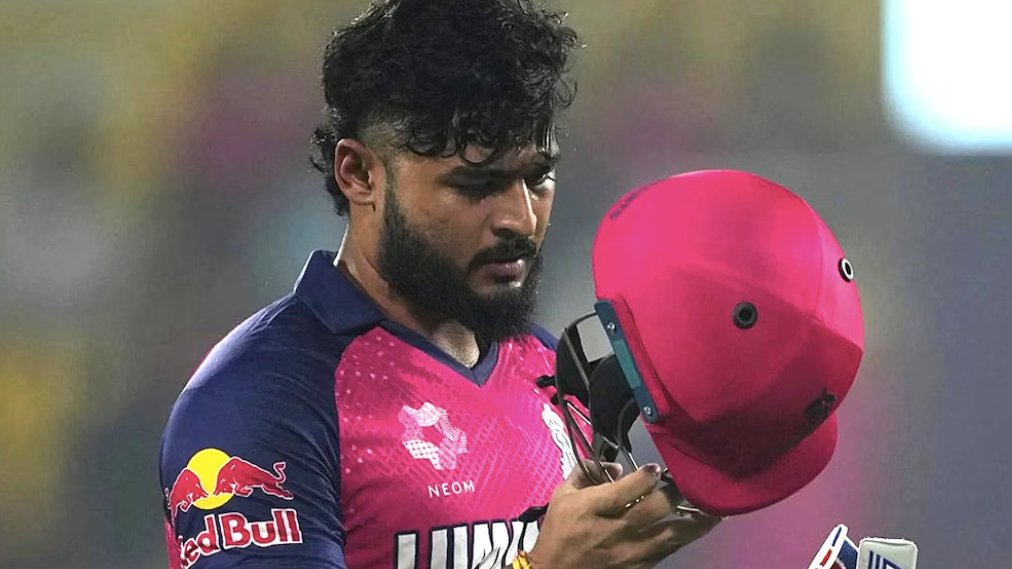 "Suicidal Move": Sunil Gavaskar Blasts Riyan Parag’s Captaincy After RR's Loss to DC